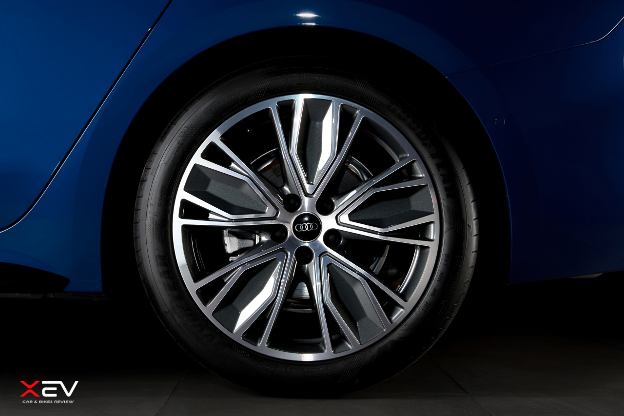 Audi Việt Nam trưng bày mẫu Audi A5 Sedan hoàn toàn mới (2).jpg