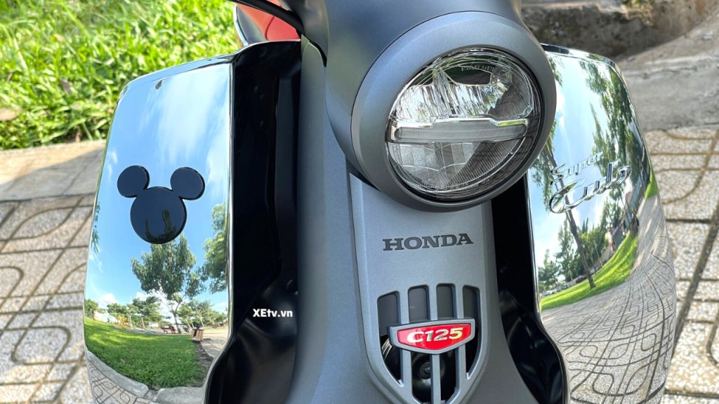 ban-xe-Honda-Super-Cub-Disney-Nguyen-Quang-Chau (7).jpg