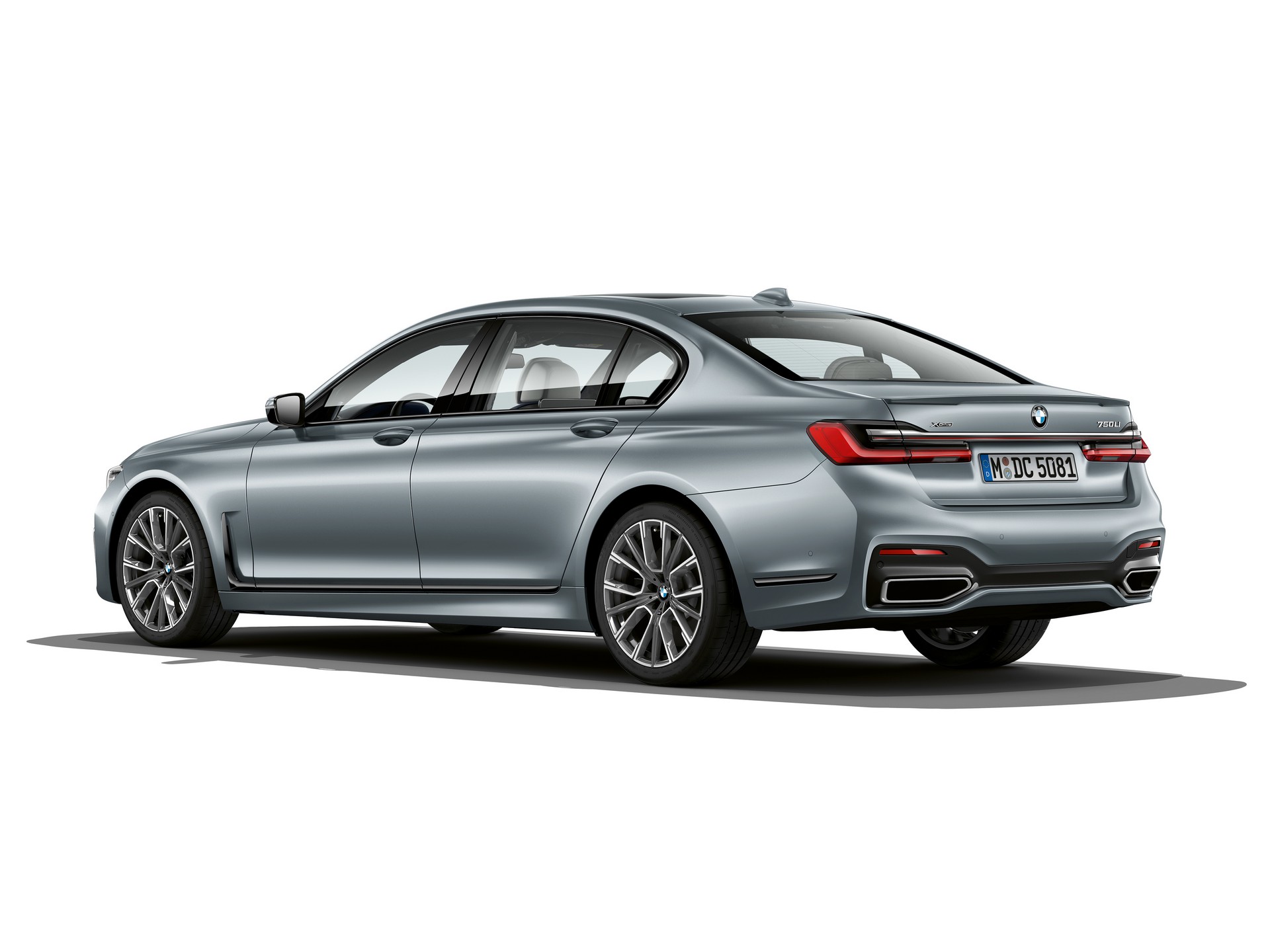 BMW-7-Series-2021-2.jpg