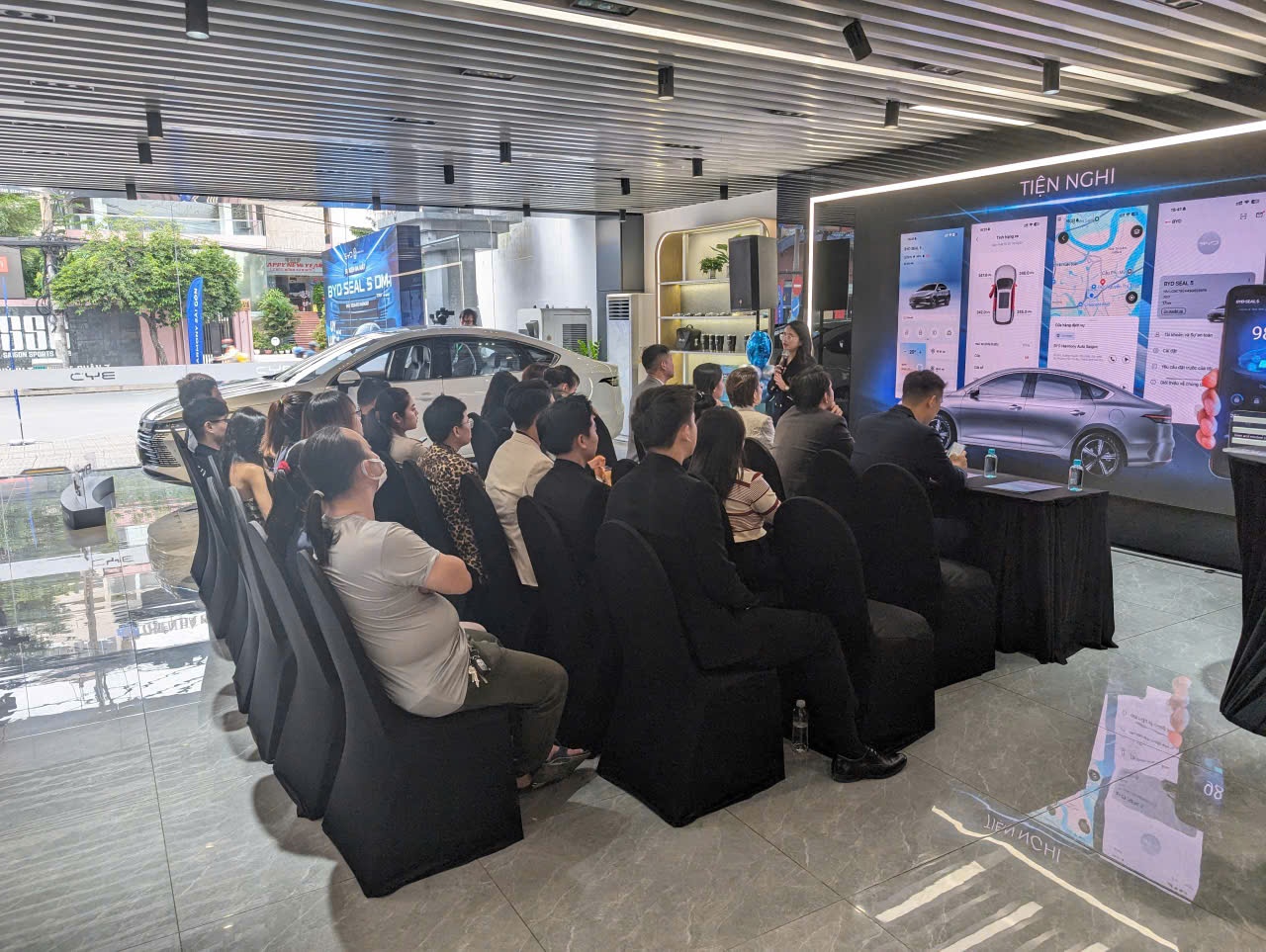 BYD Harmony Sài Gòn tổ chức lễ ra mắt mẫu sedan plug-in hybrid BYD Seal 5 DM-i (33).jpg