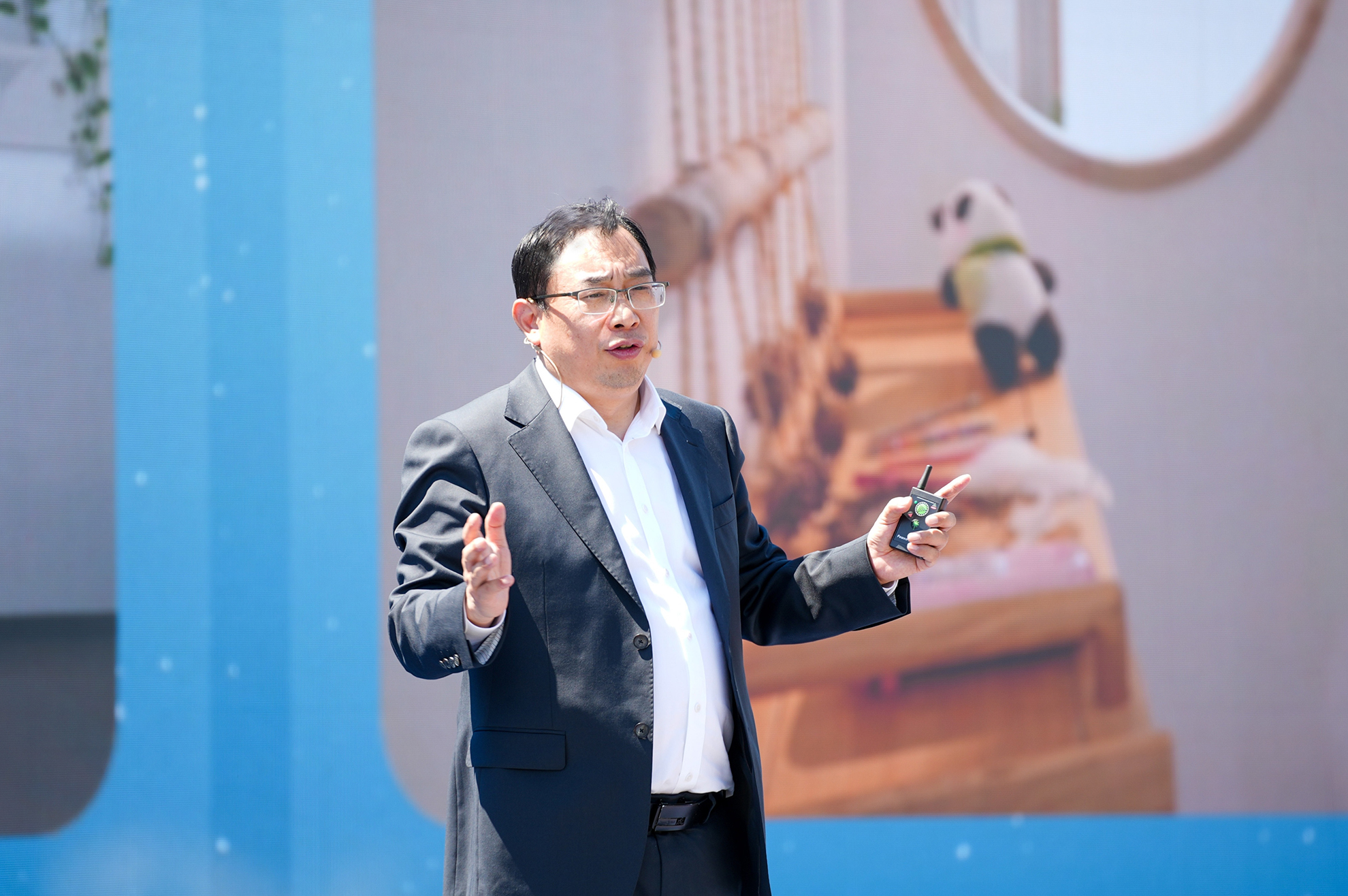 Đại diện Omoda & Jaecoo chia sẻ về robot AiMOGA_.jpg