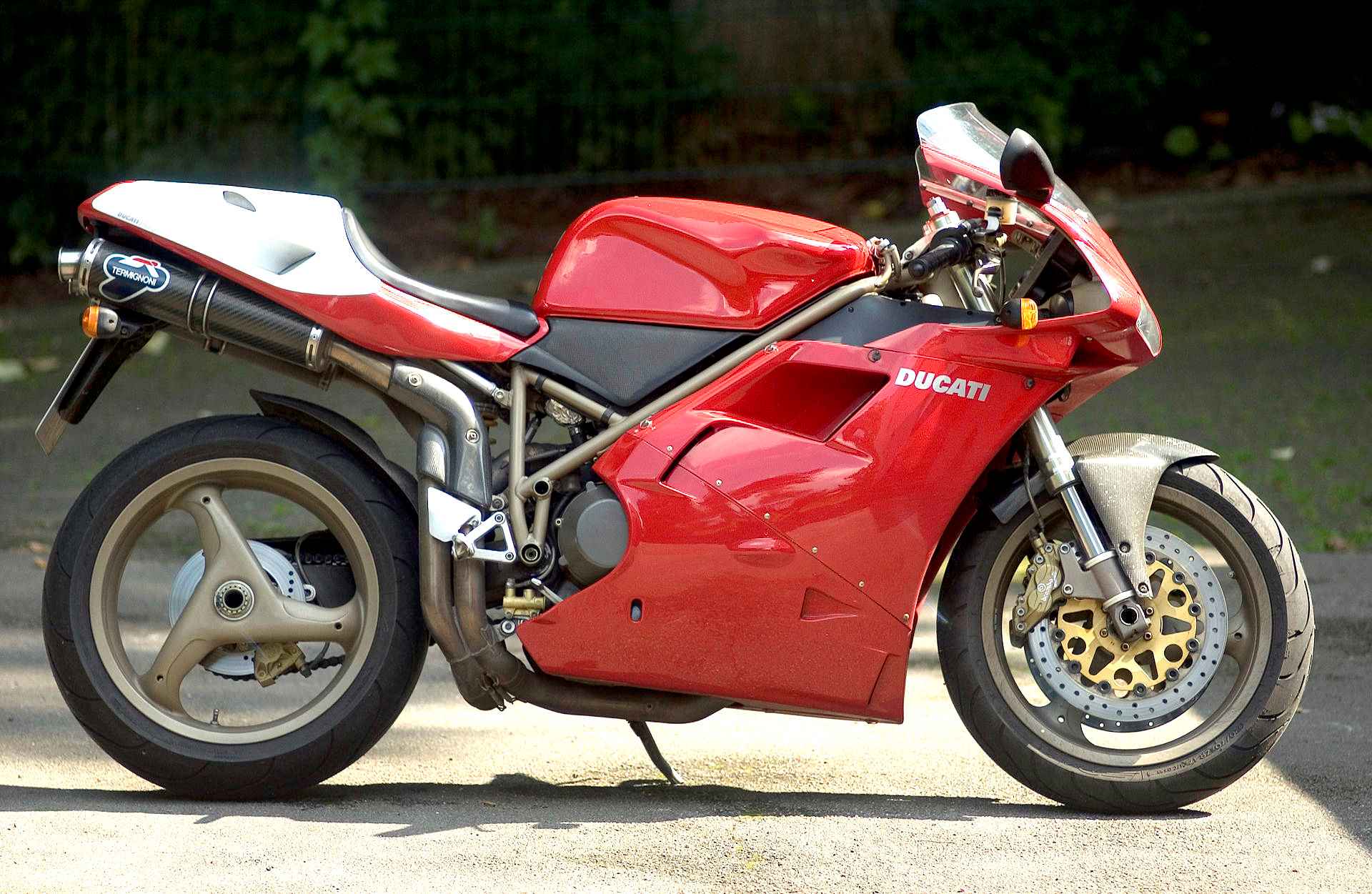 Ducati-916-.jpg