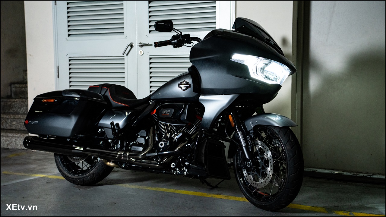 Harley-Davidson CVO Road Glide (1).jpg
