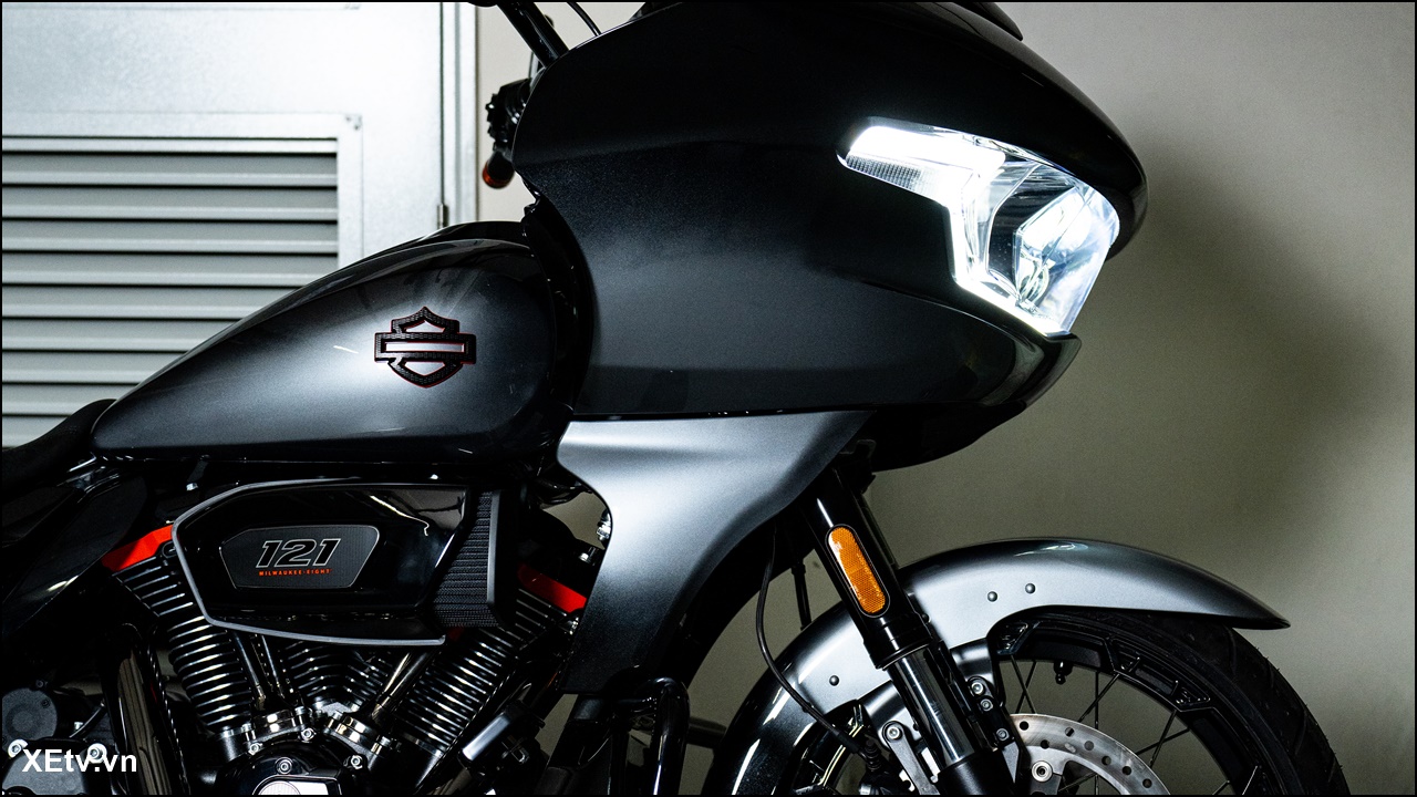 Harley-Davidson CVO Road Glide (2).jpg