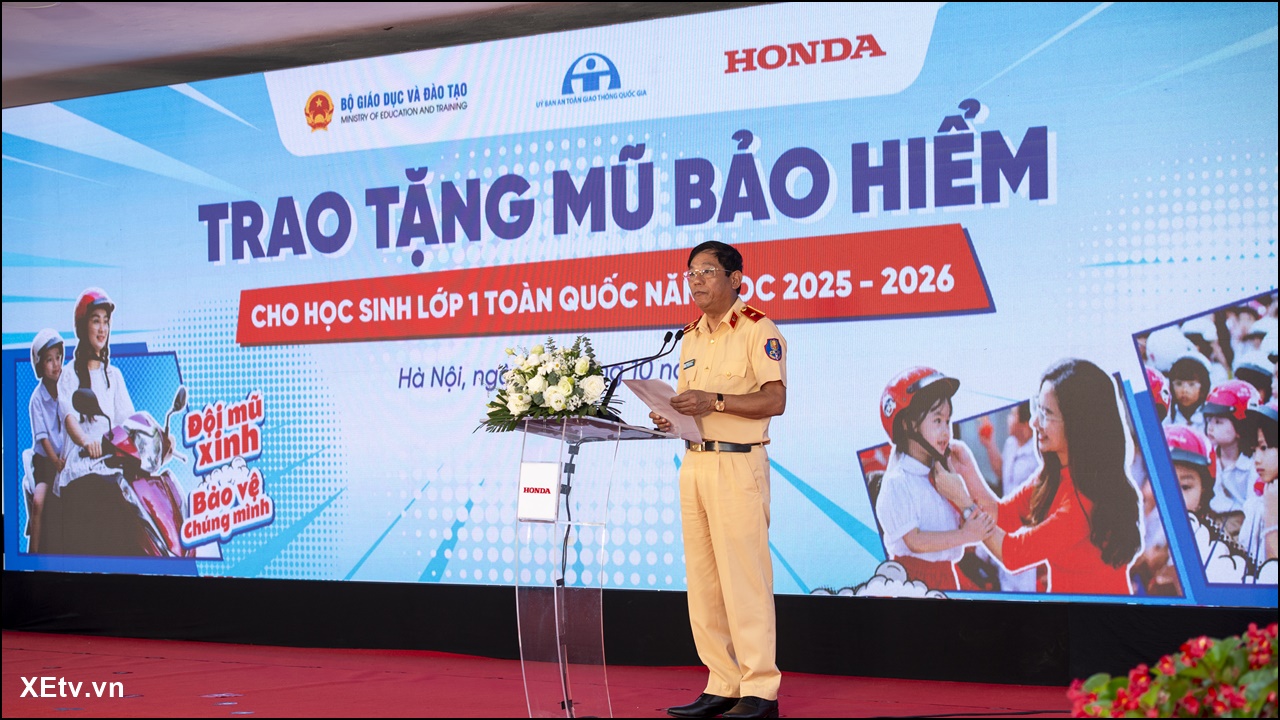 HONDA - Trao tặng mũ bảo hiểm cho học sinh lớp Một toàn quốc năm học 2025 – 2026 “Đội mũ xinh ...jpg