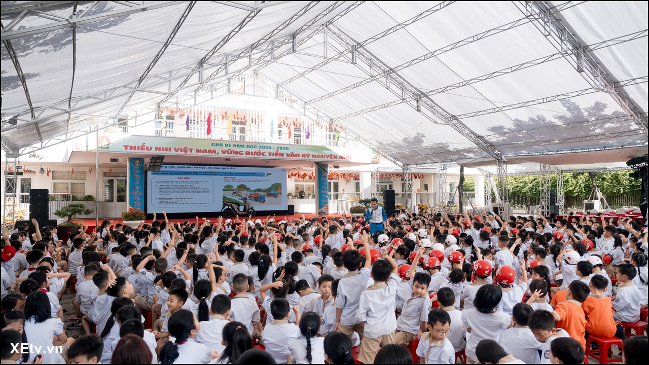 HONDA - Trao tặng mũ bảo hiểm cho học sinh lớp Một toàn quốc năm học 2025 – 2026 “Đội mũ xinh ...jpg