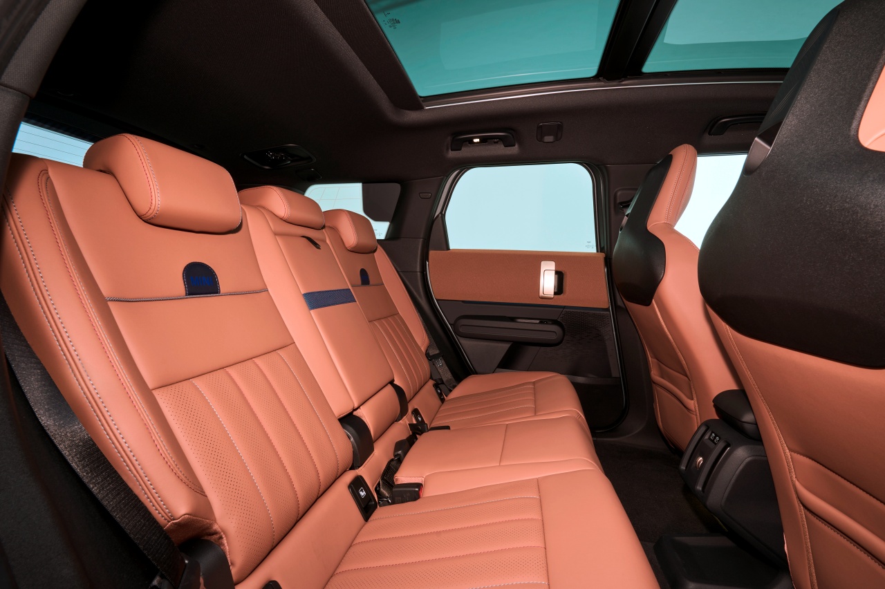 Khoang hành khách MINI Countryman hoàn toàn mới-XEtv.vn.jpg