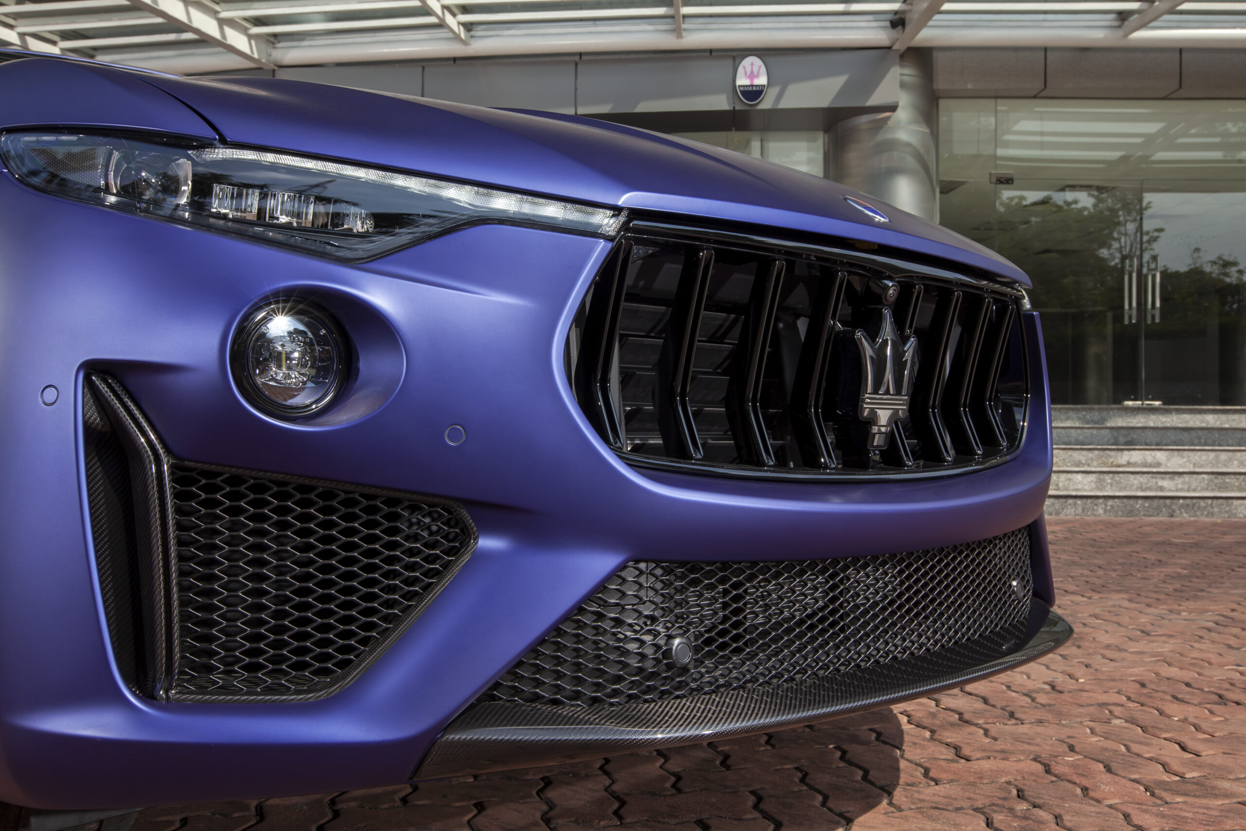 Maserati-Levante-Trofeo-phien-ban-Launch-Edition-dau-tien-tai-Viet-Nam-4-scaled.jpg