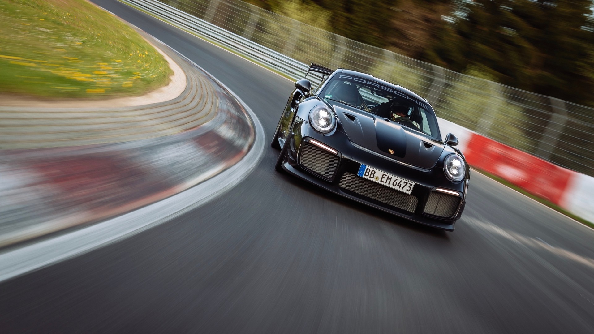 Porsche-911-GT2-RS-With-Manthey-Performance-Kit-14.jpg