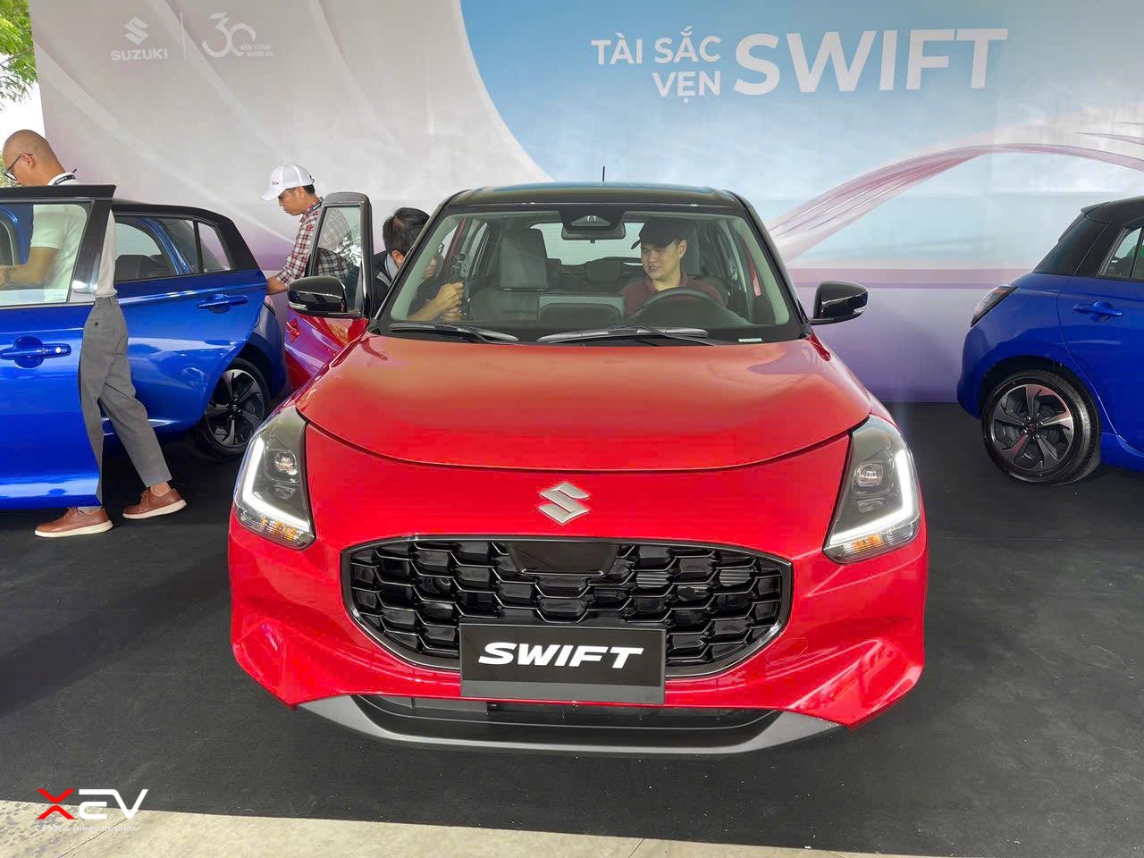 Suzuki Swift 2025 ra mắt tại Việt Nam Hatchback hạng B, 2 màu sắc giá từ 569-577 triệu đồng (11).jpg