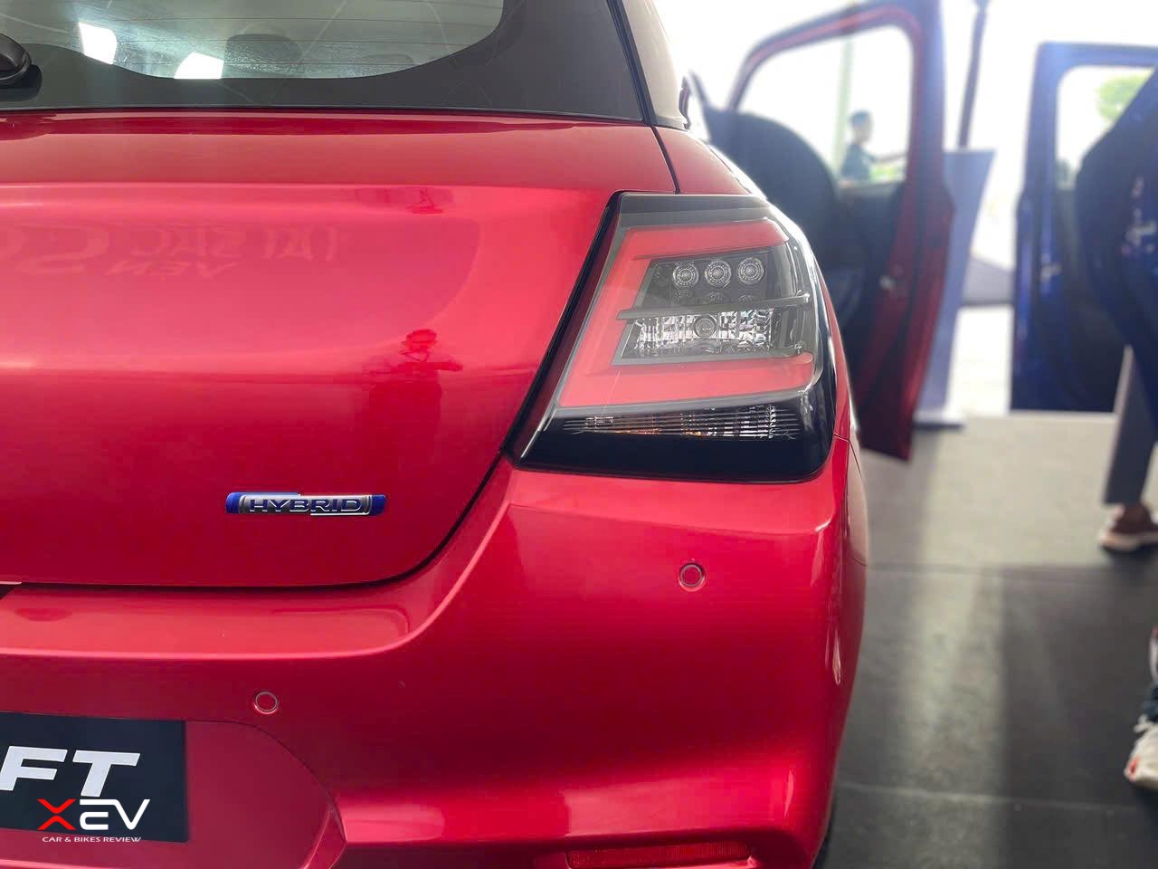Suzuki Swift 2025 ra mắt tại Việt Nam Hatchback hạng B, 2 màu sắc giá từ 569-577 triệu đồng (7).jpg