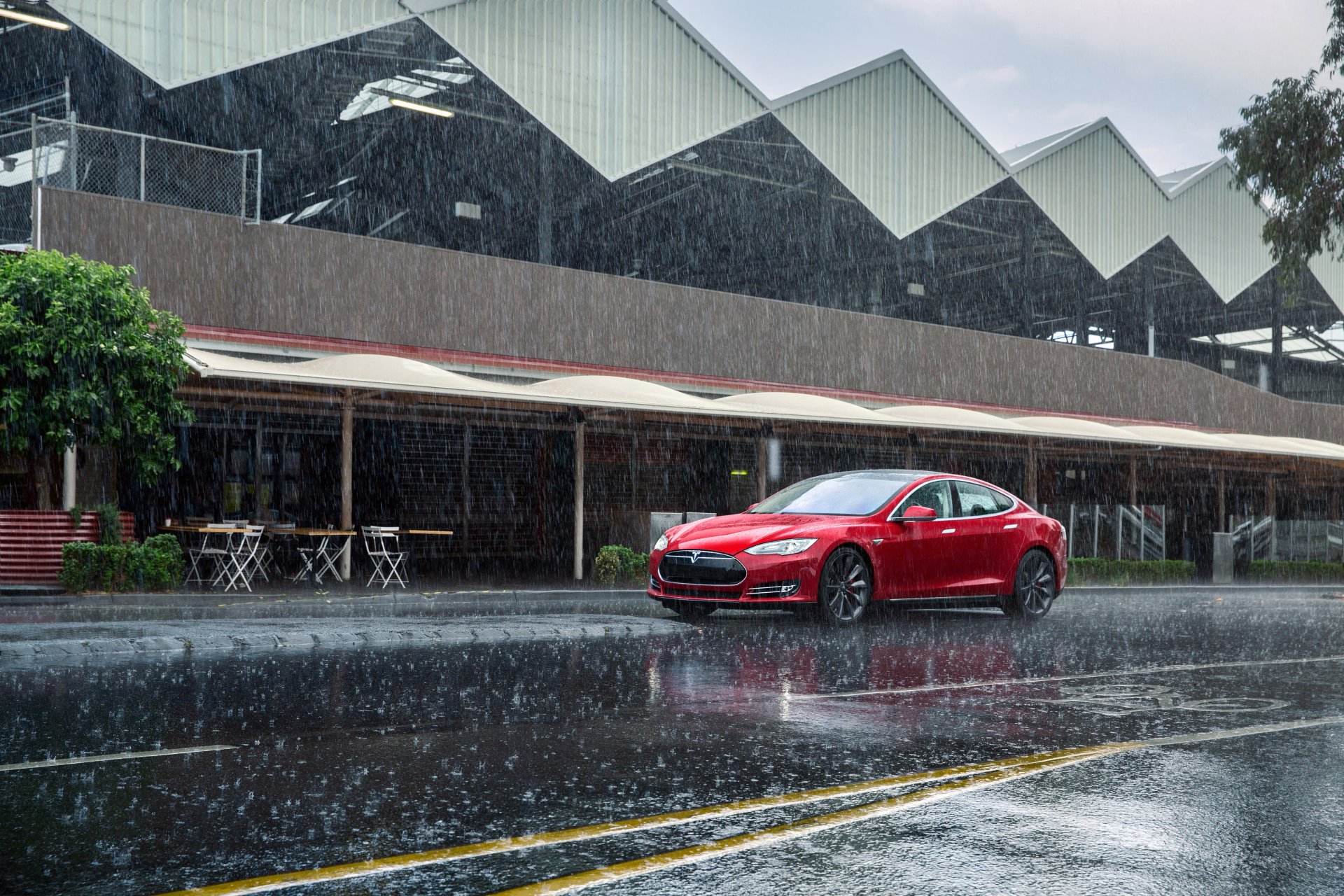 Tesla-in-the-rain.jpg