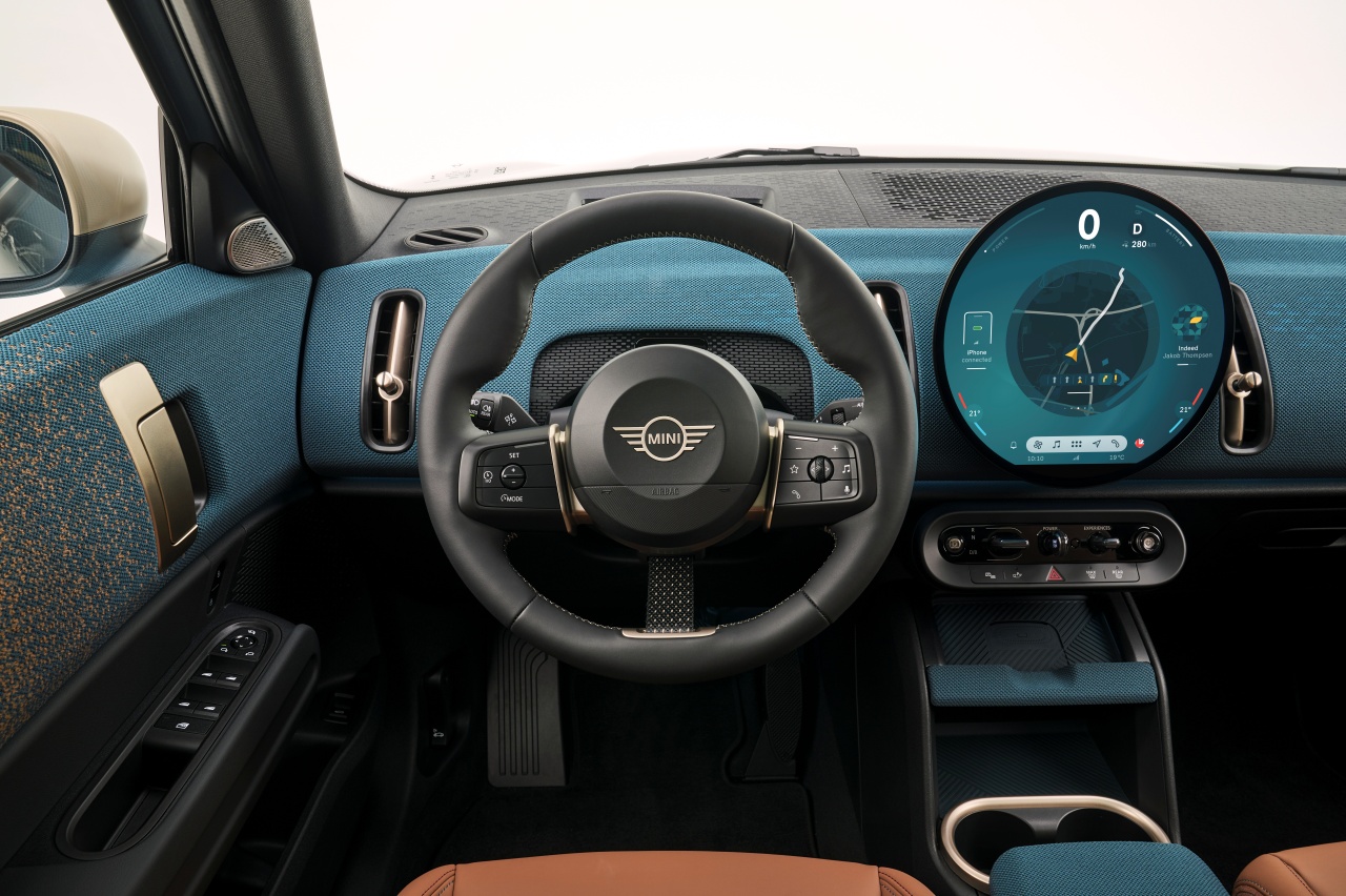 Thiết kế tay lái mới của MINI Countryman-XEtv.vn.jpg