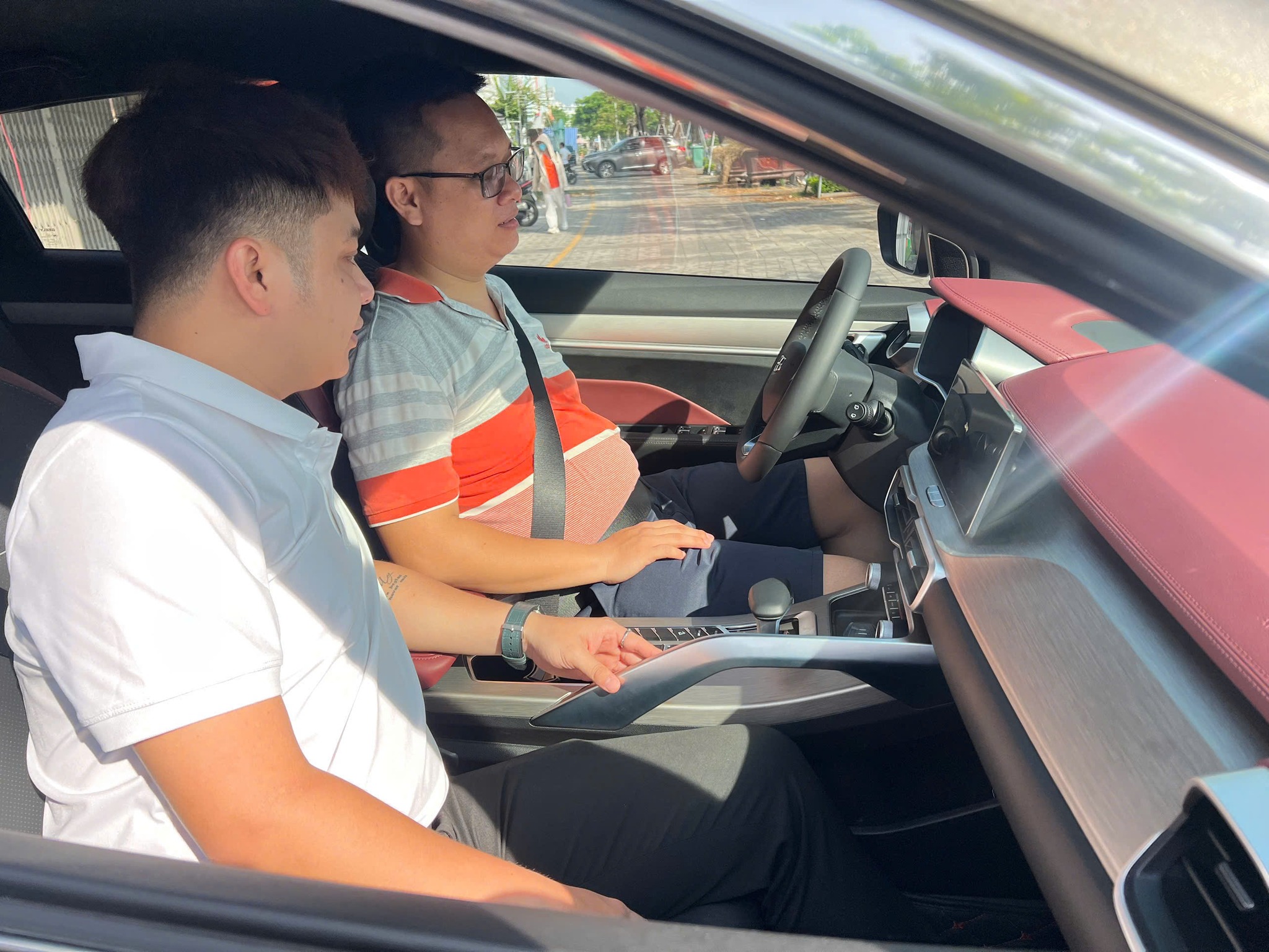 TIẾP NỐI HÀNH TRÌNH LÁI THỬ GEELY COOLRAY TẠI ĐÀ NẴNG (3).jpg