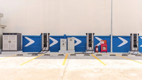 Trụ sạc siêu nhanh DC 360kW đầu tiên của VinFast được thí điểm tại thành phố Đà Nẵng..jpg