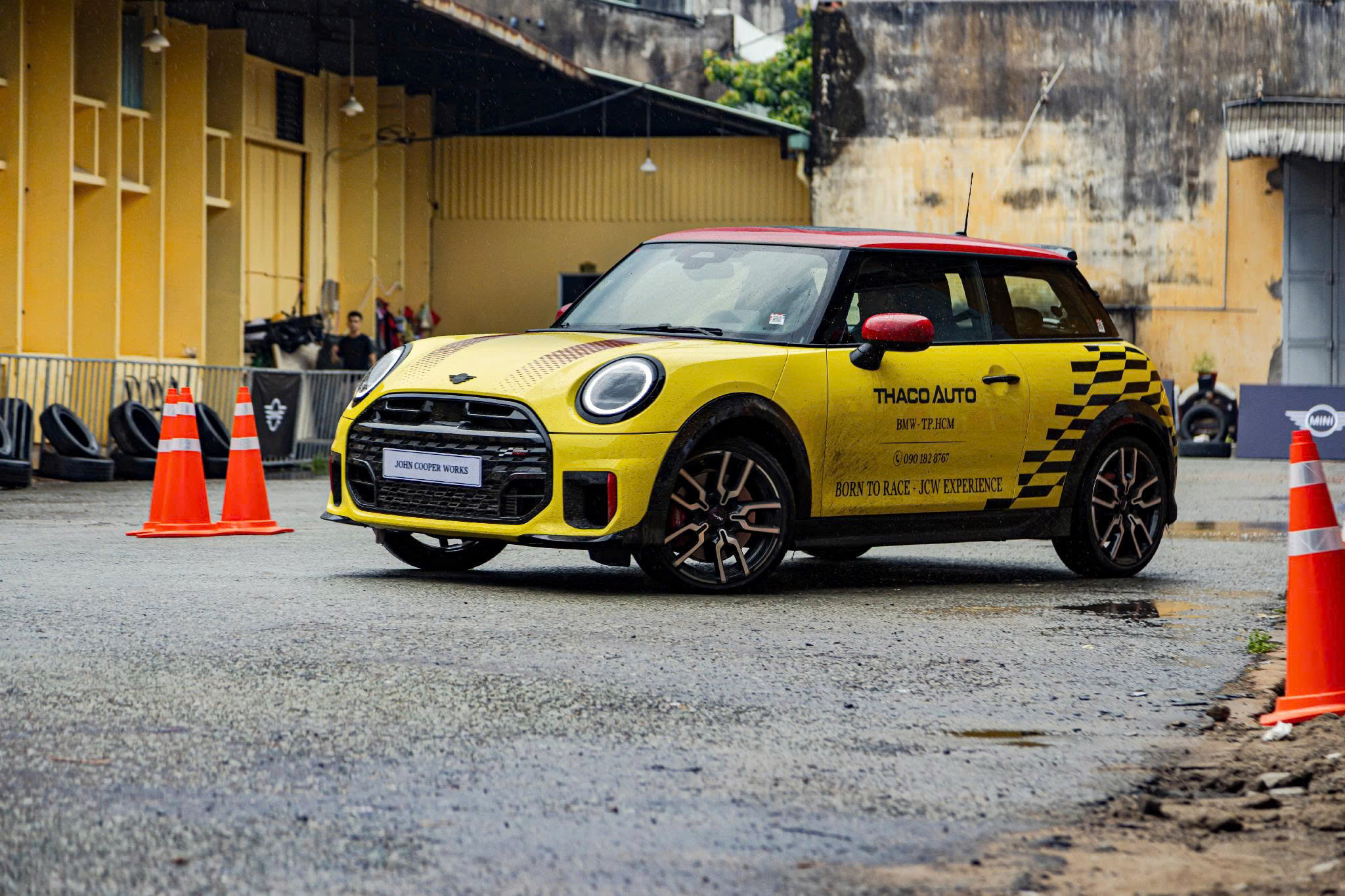 XEtv-MINI-JCW-00002.jpg