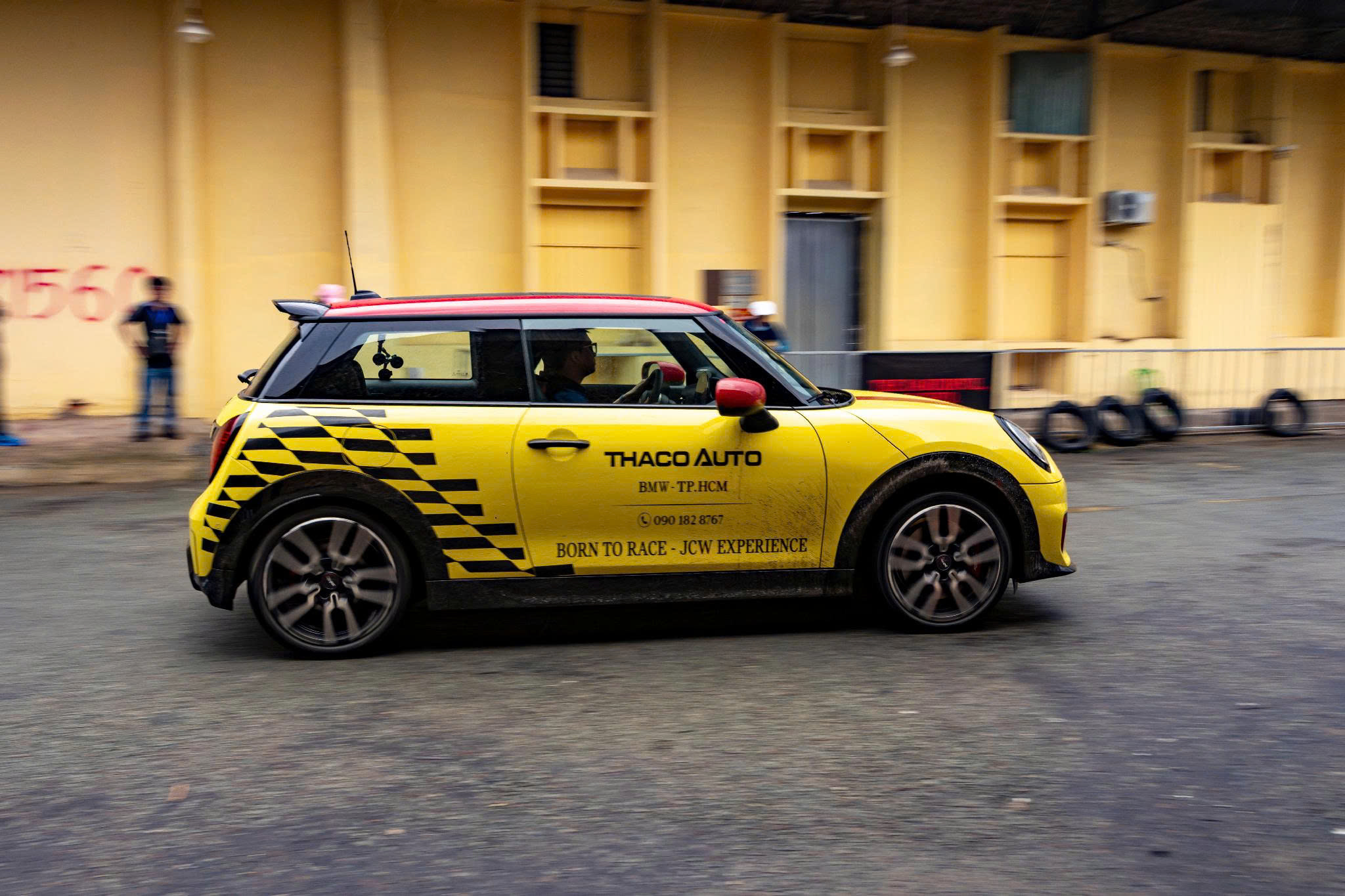 XEtv-MINI-JCW-00005.jpg
